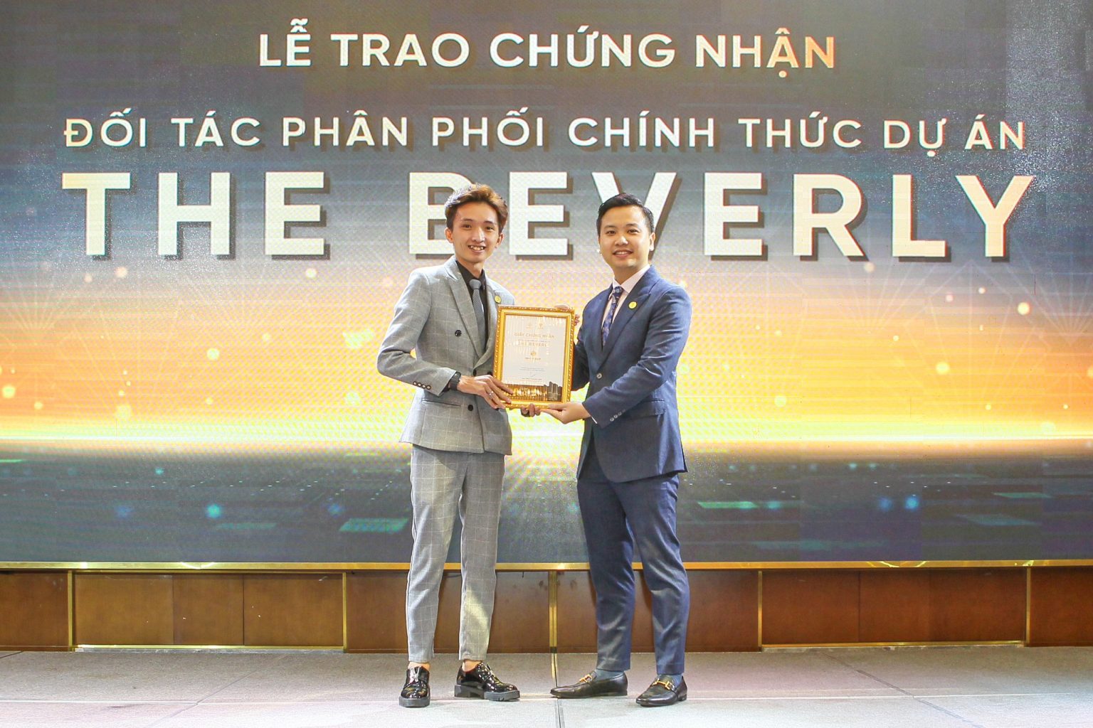 Chứng nhận đối tác phân phối chính thức THE BEVERLY